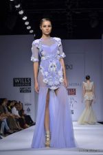 Model walk the ramp for Alpana and Neeraj Show at Wills Lifestyle India Fashion Week 2012 day 3 on 8th Oct 2012 (109).JPG