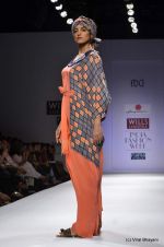 Model walk the ramp for Anupama Dayal Show at Wills Lifestyle India Fashion Week 2012 day 3 on 8th Oct 2012 (100).JPG