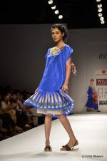 Model walk the ramp for Anupama Dayal Show at Wills Lifestyle India Fashion Week 2012 day 3 on 8th Oct 2012 (41).JPG