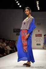 Model walk the ramp for Anupama Dayal Show at Wills Lifestyle India Fashion Week 2012 day 3 on 8th Oct 2012 (43).JPG