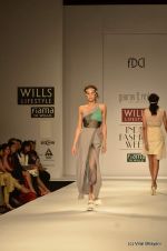 Model walk the ramp for Gaurav & Ritika Show at Wills Lifestyle India Fashion Week 2012 day 3 on 8th Oct 2012 (27).JPG