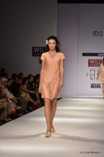 Model walk the ramp for Manish Gupta Show at Wills Lifestyle India Fashion Week 2012 day 3 on 8th Oct 2012 (35).JPG