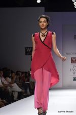 Model walk the ramp for Nachiket Barve Show at Wills Lifestyle India Fashion Week 2012 day 3 on 8th Oct 2012 (75).JPG