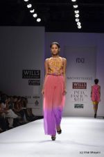 Model walk the ramp for Nachiket Barve Show at Wills Lifestyle India Fashion Week 2012 day 3 on 8th Oct 2012 (87).JPG