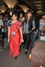Priyanka Chopra snapped at the airport in Mumbai on 7th Oct 2012 (1).JPG