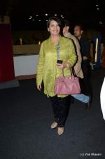 Shabana Azmi at Wills Lifestyle India Fashion Week 2012 day 2 on 7th Oct 2012,1 (74).JPG