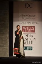 Shabana Azmi walk the ramp for Manish Malhotra Show at Wills Lifestyle India Fashion Week 2012 day 2 on 7th Oct 2012 (6).JPG