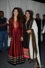 Shabana Azmi, Sangeeta Bijlani at Wills Lifestyle India Fashion Week 2012 day 2 on 7th Oct 2012,1 (53).JPG