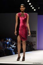 Model walk the ramp for Abhi Singh Show at Wills Lifestyle India Fashion Week 2012 day 4 on 9th Oct 2012 (18).JPG