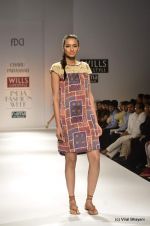Model walk the ramp for Charu Parashar Show at Wills Lifestyle India Fashion Week 2012 day 5 on 10th Oct 2012 (39).JPG