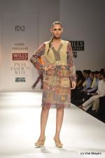 Model walk the ramp for Charu Parashar Show at Wills Lifestyle India Fashion Week 2012 day 5 on 10th Oct 2012 (60).JPG
