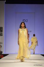Model walk the ramp for Jenjum Gadi Show at Wills Lifestyle India Fashion Week 2012 day 5 on 10th Oct 2012 (55).JPG