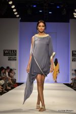 Model walk the ramp for Jenjum Gadi Show at Wills Lifestyle India Fashion Week 2012 day 5 on 10th Oct 2012 (65).JPG