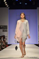 Model walk the ramp for Jenjum Gadi Show at Wills Lifestyle India Fashion Week 2012 day 5 on 10th Oct 2012 (69).JPG