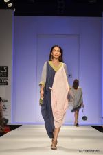 Model walk the ramp for Jenjum Gadi Show at Wills Lifestyle India Fashion Week 2012 day 5 on 10th Oct 2012 (72).JPG