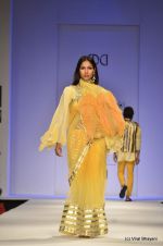 Model walk the ramp for Jenjum Gadi Show at Wills Lifestyle India Fashion Week 2012 day 5 on 10th Oct 2012 (79).JPG