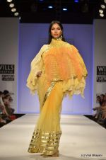 Model walk the ramp for Jenjum Gadi Show at Wills Lifestyle India Fashion Week 2012 day 5 on 10th Oct 2012 (81).JPG