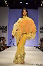Model walk the ramp for Jenjum Gadi Show at Wills Lifestyle India Fashion Week 2012 day 5 on 10th Oct 2012 (82).JPG