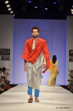 Model walk the ramp for Jenjum Gadi Show at Wills Lifestyle India Fashion Week 2012 day 5 on 10th Oct 2012 (84).JPG
