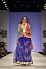 Model walk the ramp for Jenjum Gadi Show at Wills Lifestyle India Fashion Week 2012 day 5 on 10th Oct 2012 (89).JPG