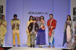 Model walk the ramp for Jenjum Gadi Show at Wills Lifestyle India Fashion Week 2012 day 5 on 10th Oct 2012 (95).JPG