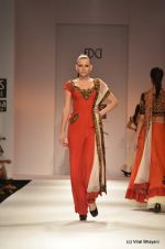 Model walk the ramp for Joymitra Show at Wills Lifestyle India Fashion Week 2012 day 5 on 10th Oct 2012 (134).JPG