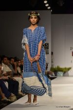Model walk the ramp for Pero by Aneeth Arora Show at Wills Lifestyle India Fashion Week 2012 day 4 on 9th Oct 2012 (25).JPG