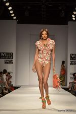 Model walk the ramp for Pia Pauro Show at Wills Lifestyle India Fashion Week 2012 day 5 on 10th Oct 2012 (24).JPG