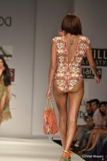 Model walk the ramp for Pia Pauro Show at Wills Lifestyle India Fashion Week 2012 day 5 on 10th Oct 2012 (32).JPG