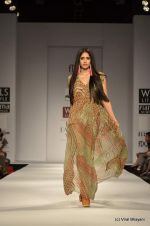 Model walk the ramp for Pia Pauro Show at Wills Lifestyle India Fashion Week 2012 day 5 on 10th Oct 2012 (37).JPG