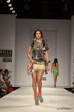 Model walk the ramp for Pia Pauro Show at Wills Lifestyle India Fashion Week 2012 day 5 on 10th Oct 2012 (61).JPG