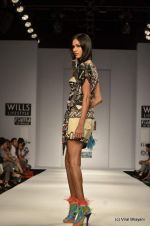 Model walk the ramp for Pia Pauro Show at Wills Lifestyle India Fashion Week 2012 day 5 on 10th Oct 2012 (64).JPG