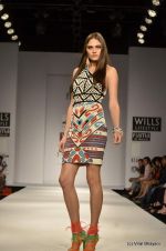 Model walk the ramp for Pia Pauro Show at Wills Lifestyle India Fashion Week 2012 day 5 on 10th Oct 2012 (67).JPG