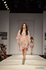 Model walk the ramp for Pia Pauro Show at Wills Lifestyle India Fashion Week 2012 day 5 on 10th Oct 2012 (70).JPG
