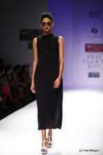 Model walk the ramp for Raj Shroff Show at Wills Lifestyle India Fashion Week 2012 day 5 on 10th Oct 2012 (113).JPG