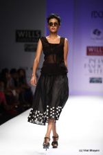 Model walk the ramp for Raj Shroff Show at Wills Lifestyle India Fashion Week 2012 day 5 on 10th Oct 2012 (178).JPG