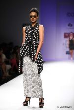 Model walk the ramp for Raj Shroff Show at Wills Lifestyle India Fashion Week 2012 day 5 on 10th Oct 2012 (183).JPG