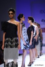 Model walk the ramp for Raj Shroff Show at Wills Lifestyle India Fashion Week 2012 day 5 on 10th Oct 2012 (208).JPG
