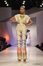 Model walk the ramp for Ranna Gill Show at Wills Lifestyle India Fashion Week 2012 day 4 on 9th Oct 2012 (272).JPG