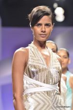 Model walk the ramp for Ranna Gill Show at Wills Lifestyle India Fashion Week 2012 day 4 on 9th Oct 2012 (313).JPG