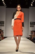 Model walk the ramp for Shivan and Narresh Show at Wills Lifestyle India Fashion Week 2012 day 5 on 10th Oct 2012 (43).JPG