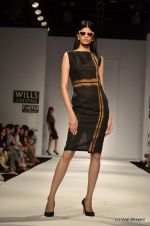 Model walk the ramp for Shivan and Narresh Show at Wills Lifestyle India Fashion Week 2012 day 5 on 10th Oct 2012 (82).JPG
