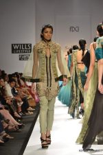 Model walk the ramp for Solatee by Sulakshana Show at Wills Lifestyle India Fashion Week 2012 day 5 on 10th Oct 2012 (100).JPG