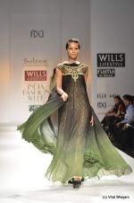 Model walk the ramp for Solatee by Sulakshana Show at Wills Lifestyle India Fashion Week 2012 day 5 on 10th Oct 2012 (18).JPG