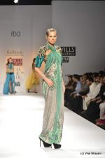 Model walk the ramp for Solatee by Sulakshana Show at Wills Lifestyle India Fashion Week 2012 day 5 on 10th Oct 2012 (33).JPG