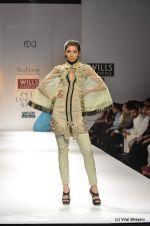 Model walk the ramp for Solatee by Sulakshana Show at Wills Lifestyle India Fashion Week 2012 day 5 on 10th Oct 2012 (41).JPG