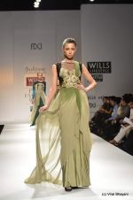 Model walk the ramp for Solatee by Sulakshana Show at Wills Lifestyle India Fashion Week 2012 day 5 on 10th Oct 2012 (51).JPG