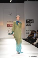 Model walk the ramp for Solatee by Sulakshana Show at Wills Lifestyle India Fashion Week 2012 day 5 on 10th Oct 2012 (79).JPG
