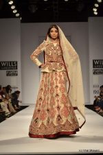 Model walk the ramp for Vineet Bahl Show at Wills Lifestyle India Fashion Week 2012 day 4 on 9th Oct 2012 (122).JPG