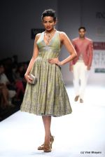 Model walk the ramp for Virtues Show at Wills Lifestyle India Fashion Week 2012 day 5 on 10th Oct 2012 (231).JPG